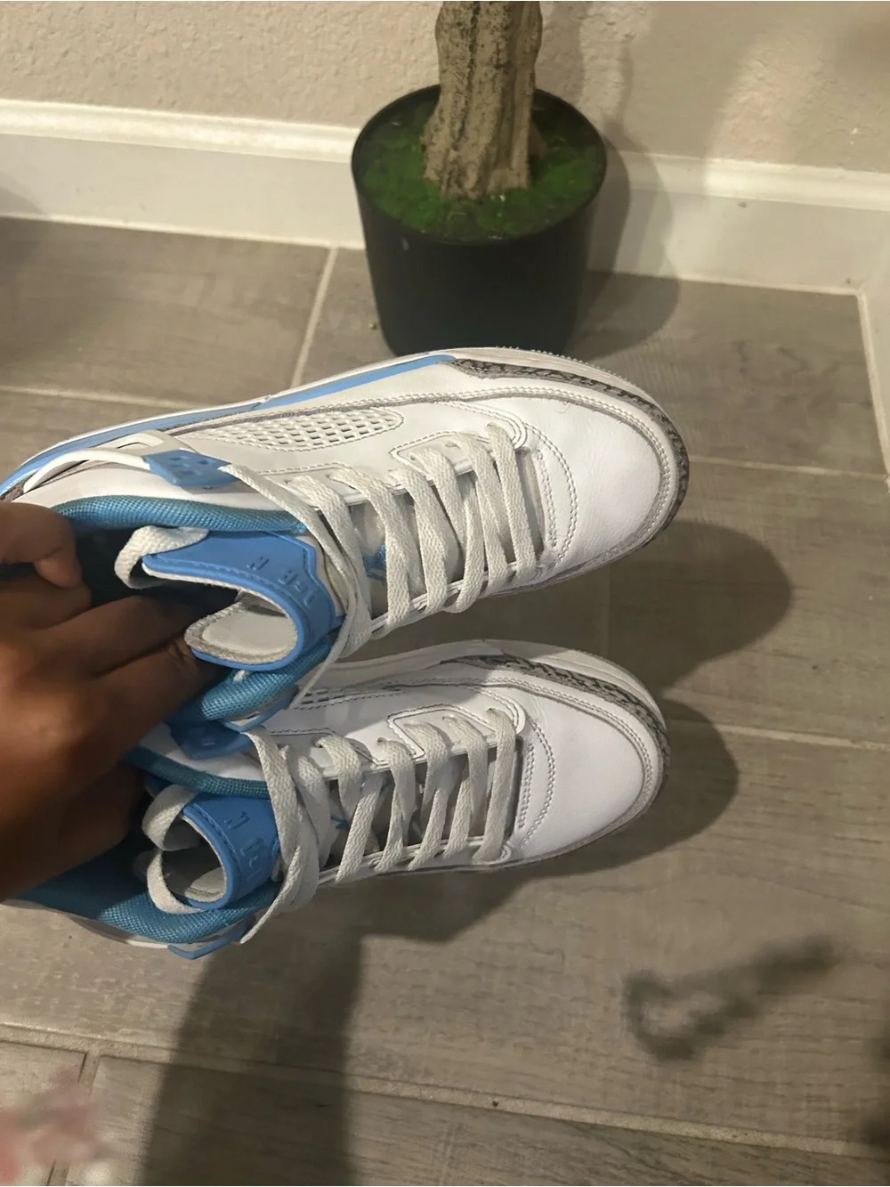 Jordan Men's White and Light Blue Retro Sneakers